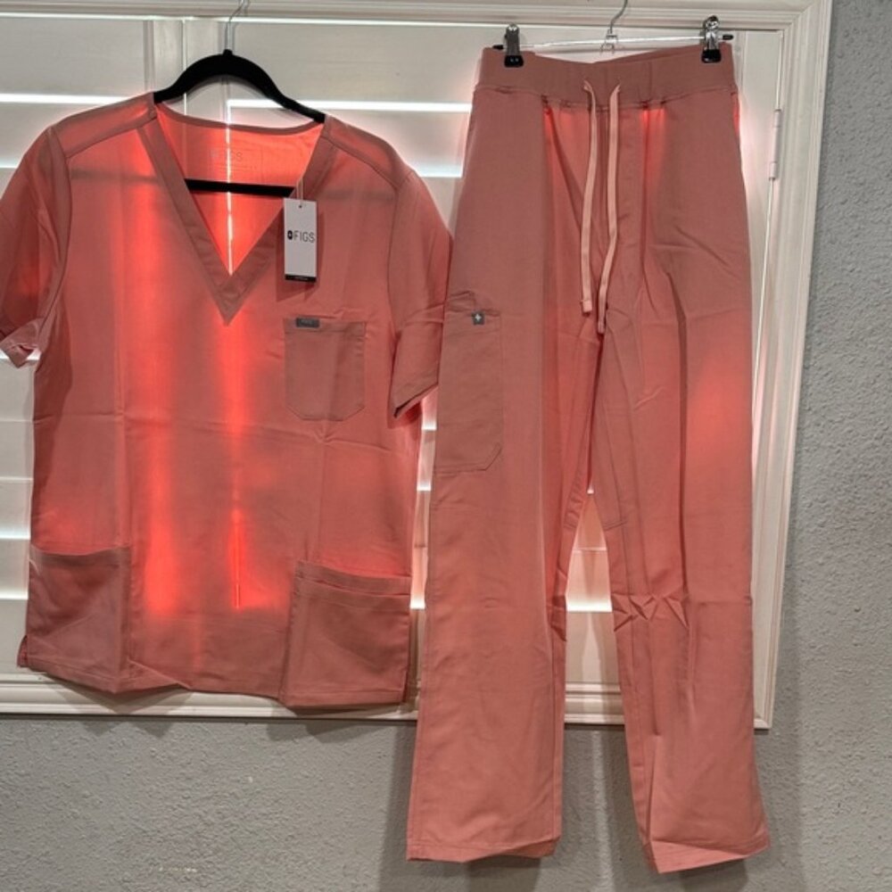 Figs Coral Women's Scrub Set
